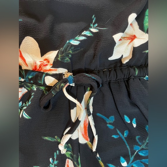 NWT C&E Los Angeles Tiger Lily Romper SZ M - Picture 10 of 13